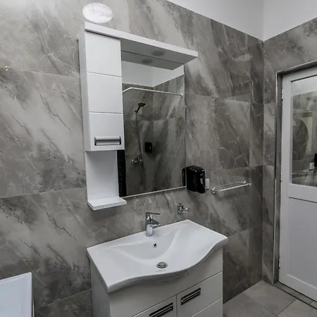 N'baz - Pedonale, Apartman *
